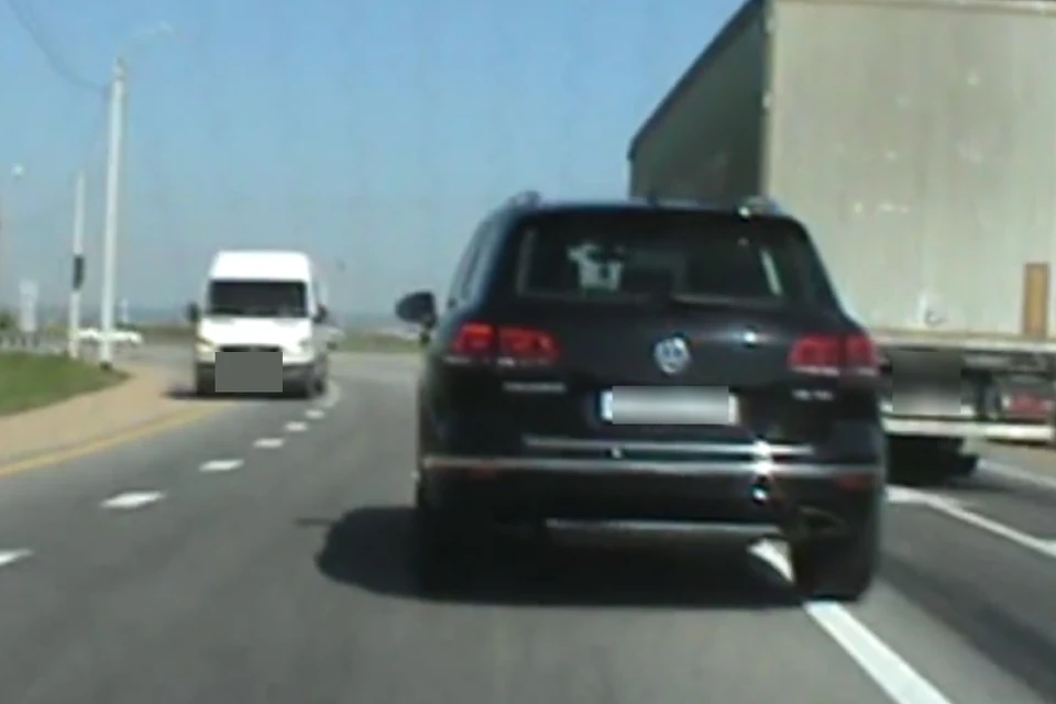 Пьяный лихач на Volkswagen Touareg устроил погоню с полицейскими на трассе «Сибирь»