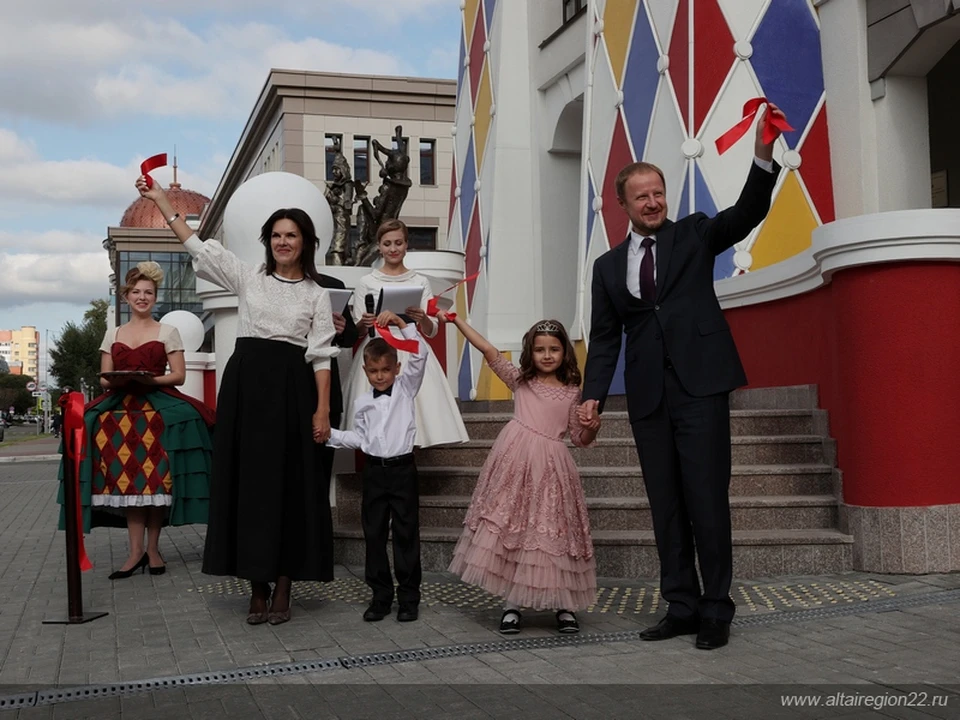 Виктор Томенко считает открытие театра событием всероссийского масштаба.