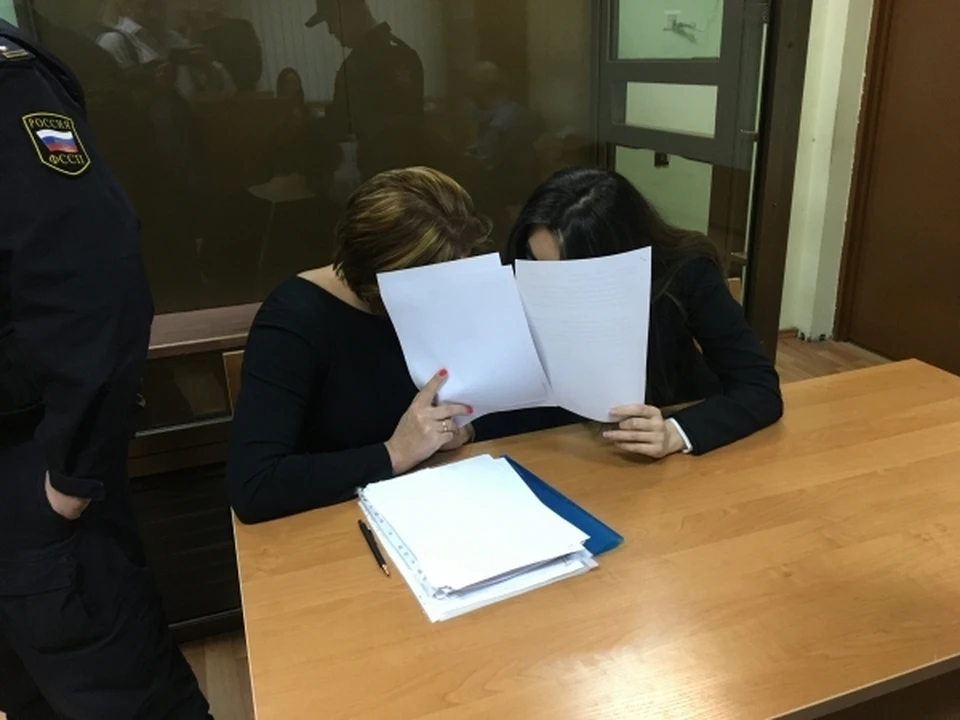 На Дону начался суд над подозреваемой в убийстве брата из-за похоронного бизнеса