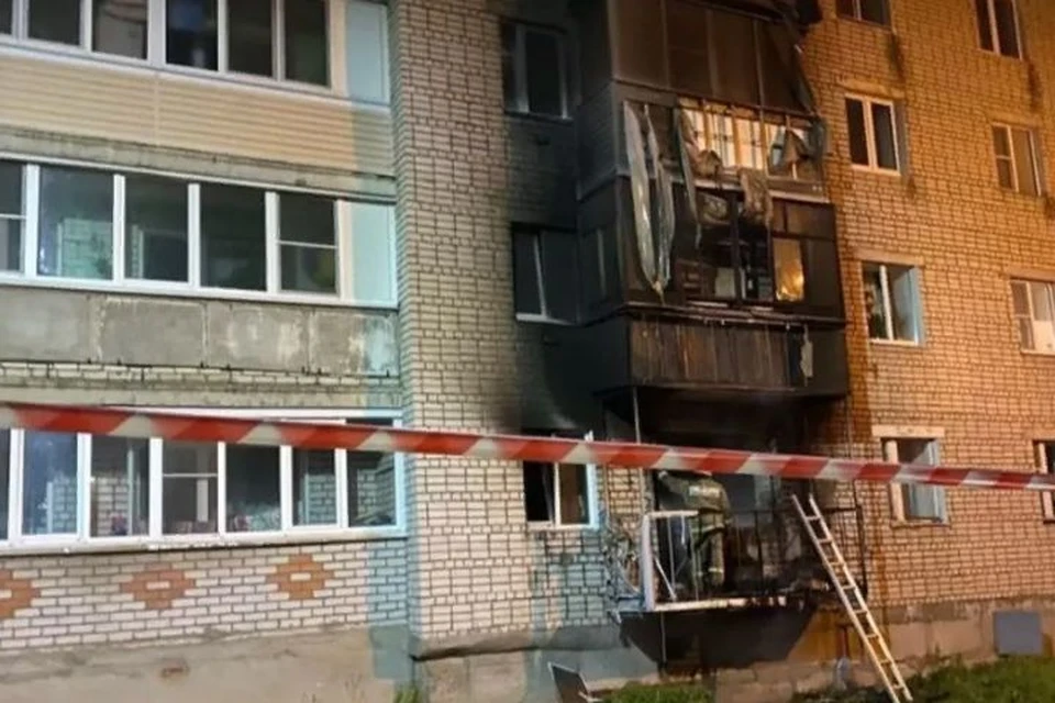 В Тутаевском районе из-за пожара в квартире многоэтажного дома в поселке Константиновский возбуждено уголовное дело. ФОТО: читатель КП
