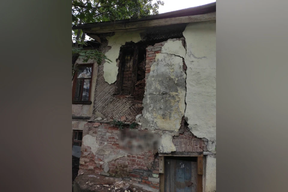 Дом архитектора никто не собирается ремонтировать - жильцы делают это своими силами. Фото: vk.com/urban_kirov