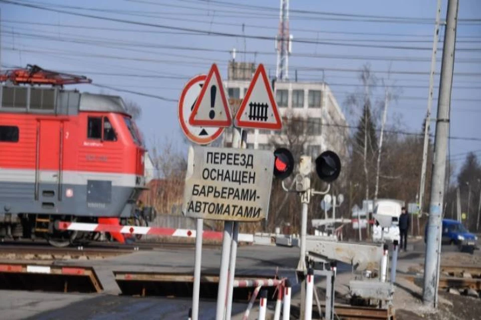 Переезд пришлось закрыть из-за проведения капитальных ремонтных работ железнодорожных путей