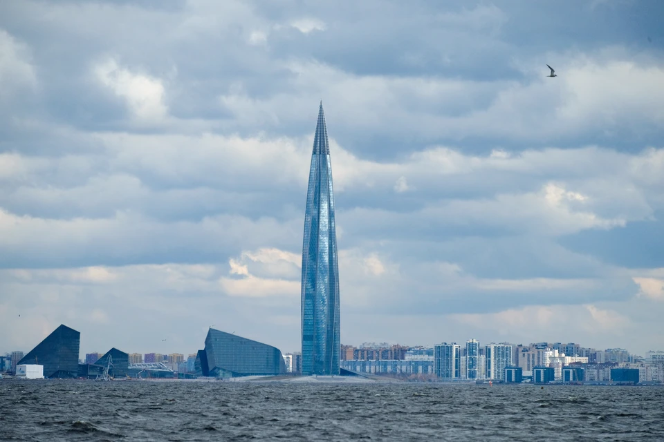 В Петербурге мигрант "заминировал" "Лахта центр"
