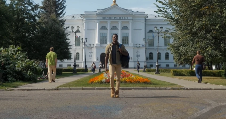 Главным героем видео «Томская область – лучшее время твоей жизни» стал студент-афроамериканец, который приезжает учиться в ТГУ.