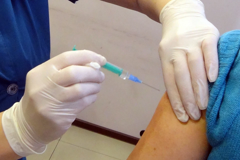 В Тюменской области полный курс вакцинации от коронавируса прошли 527 478 человек.
