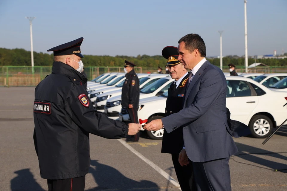 Автопарк белгород. Военная полиция машина Белгород. Автопарк Тбилиси полиции. Полиция Белгород 2012. Гарнизонный развод полиции Белгорода 09.09.21.