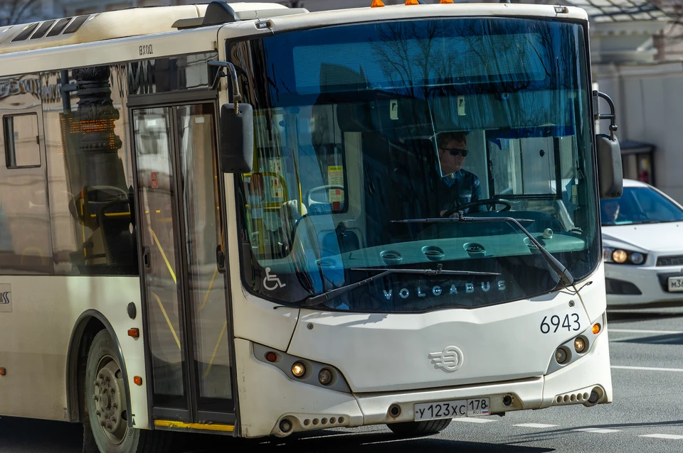 2,8 тысячи новых автобусов выйдут на маршруты в Петербурге в 2022 году