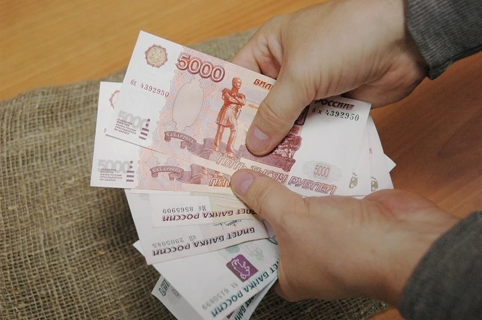 За кражу денег из кассы мужчине грозит до шести лет лишения свободы