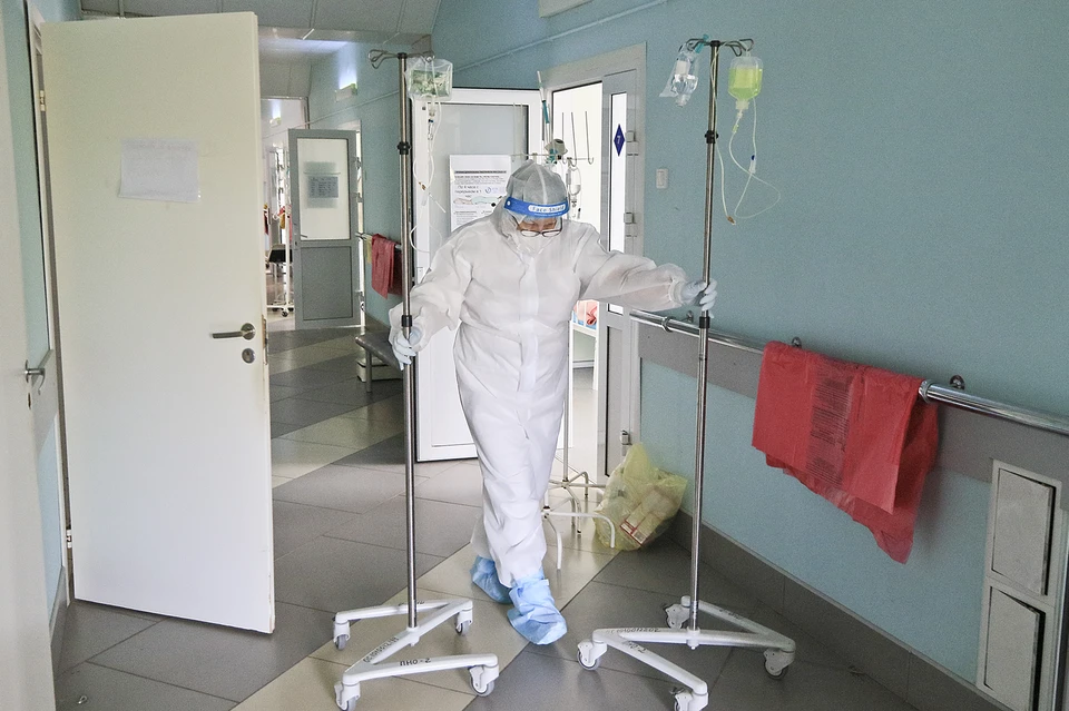 В стационарах сейчас лечат 3555 пациентов