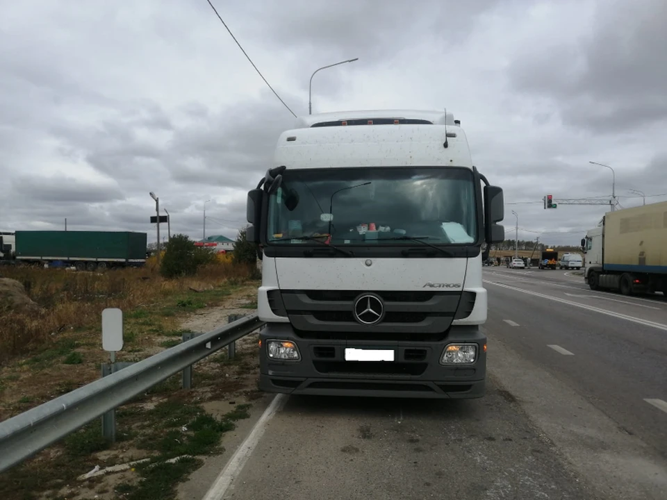 На трассе в Скопинском районе ГИБДД задержала пьяного дальнобойщика.