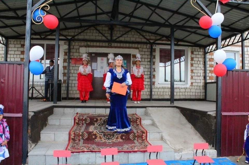 Избиратели провели казахский обряд Шашу. Фото: пресс-служба Избиркома Алтайского края