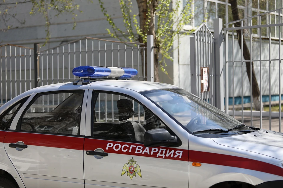 В Ленинском районе Красноярска задержали мужчину, который находился в федеральном розыске