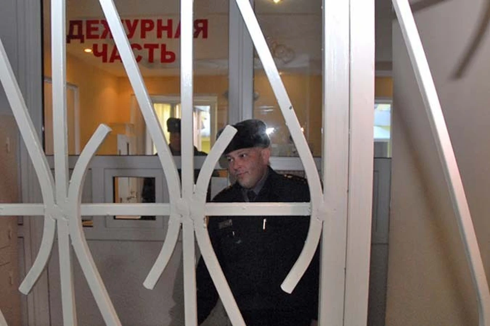 Трое безработных в Тульской области похитили металлические рельсы из соседского сарая
