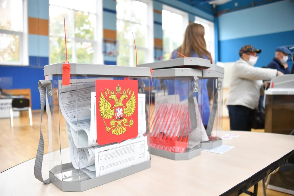 На втором месте с 29,4% находится представитель КПРФ Евгений Бессонов