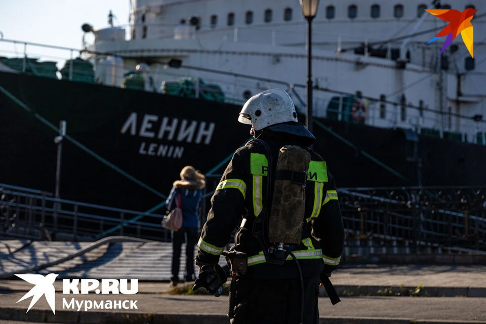 Площадь возгорания составила 8 квадратных метров.