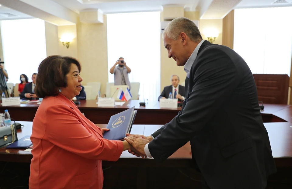 Делегация Республики Никарагуа во главе с чрезвычайным и полномочным послом Никарагуа в России посетила Крым 17 сентября. Фото: Сергей Аксенов/Вконтакте
