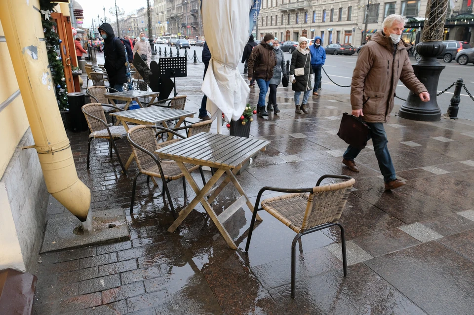 В Петербурге могут вновь разрешить "зимние веранды" около общепита.