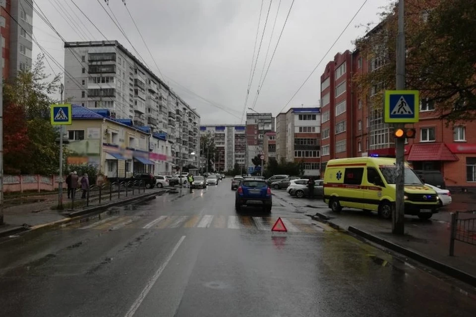 Ребенка с места ДТП увезли в больницу для осмотра.