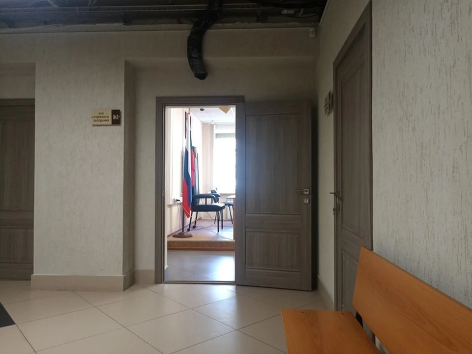 И полицейские, и понятые, говорили, что шли "брать" другого человека