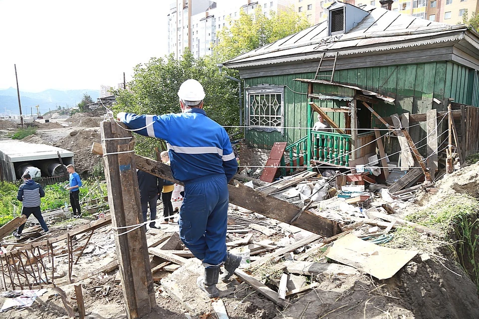 Житель Красноярска второпях построил дом, чтобы получить компенсацию за его снос