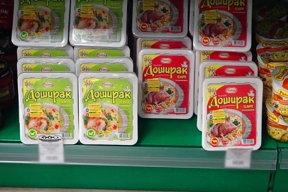 Популярная лапша на прилавках магазинов