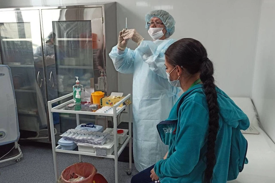 По 200 рублей за каждого вакцинированного от COVID-19 выплатят врачам Иркутской области Фото: правительство Иркутской области