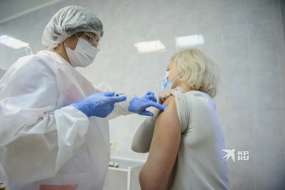 В Свердловской области с 1 октября введена обязательная вакцинация от COVID-19.