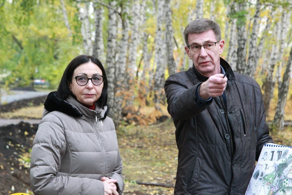 Глава Челябинска Наталья Котова и глава Курчатовского района Сергей Антипов. Фото: мэрия Челябинска.