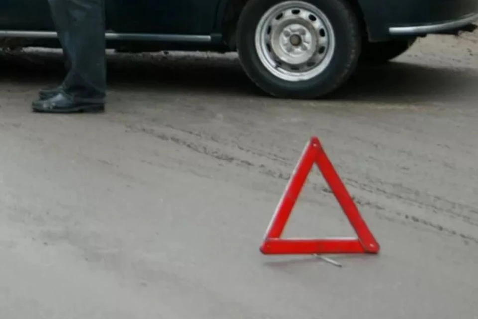 На месте ДТП работают полицейские