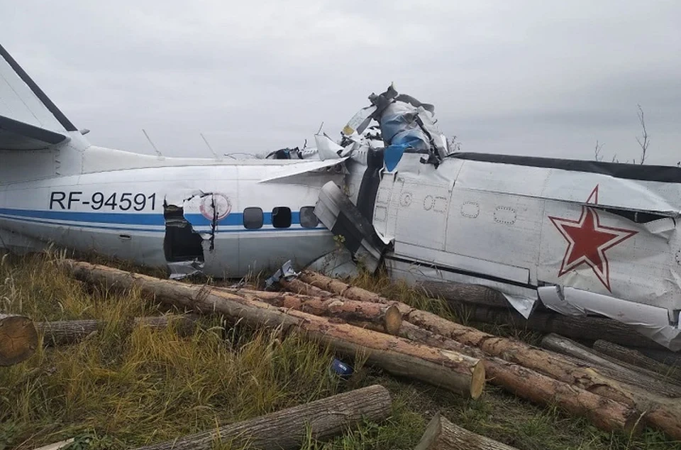 По предварительным данным, L-410 совершил жесткую посадку. Фото: МЧС Татарстана