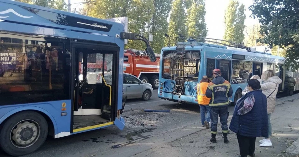 Столкновение троллейбусов и автобуса в Саратове