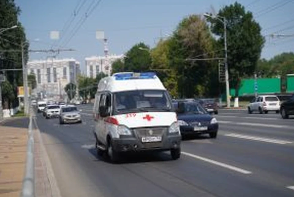 Что произошло за ночь 13 октября: В Краснодаре машина скорой помощи попала в аварию