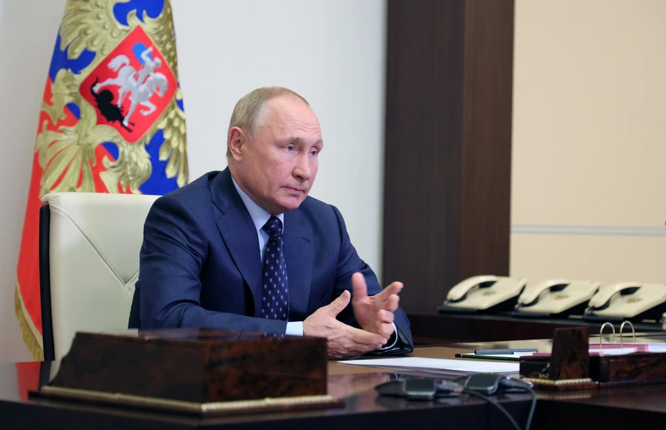 Дмитрий Песков сообщил, что Владимир Путин не принимал решений об экспорте газа "Роснефтью"