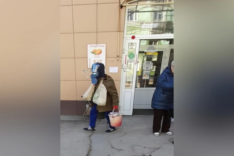 По образу трудно определить мужчина или женщина скрывается под шлемом. Фото: "Инцидент Новосибирск"