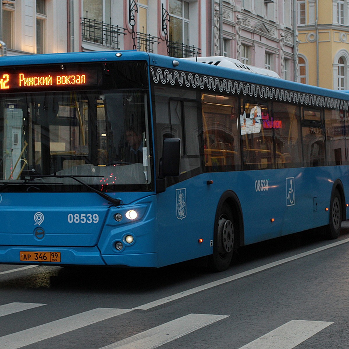 Автобус 858 маршрут остановки. Новые автобусы в Москве. Новый общественный транспорт в Москве.