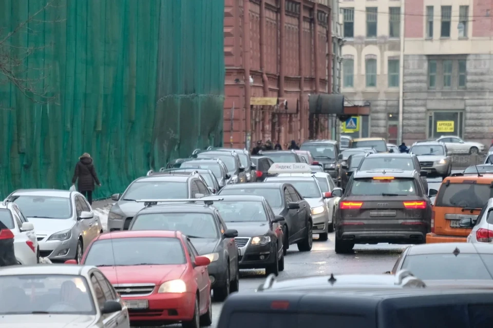 Пробка перед. Пробки в Санкт-Петербурге. Питерские пробки. Пробки в Питере сейчас. Большая пробка.