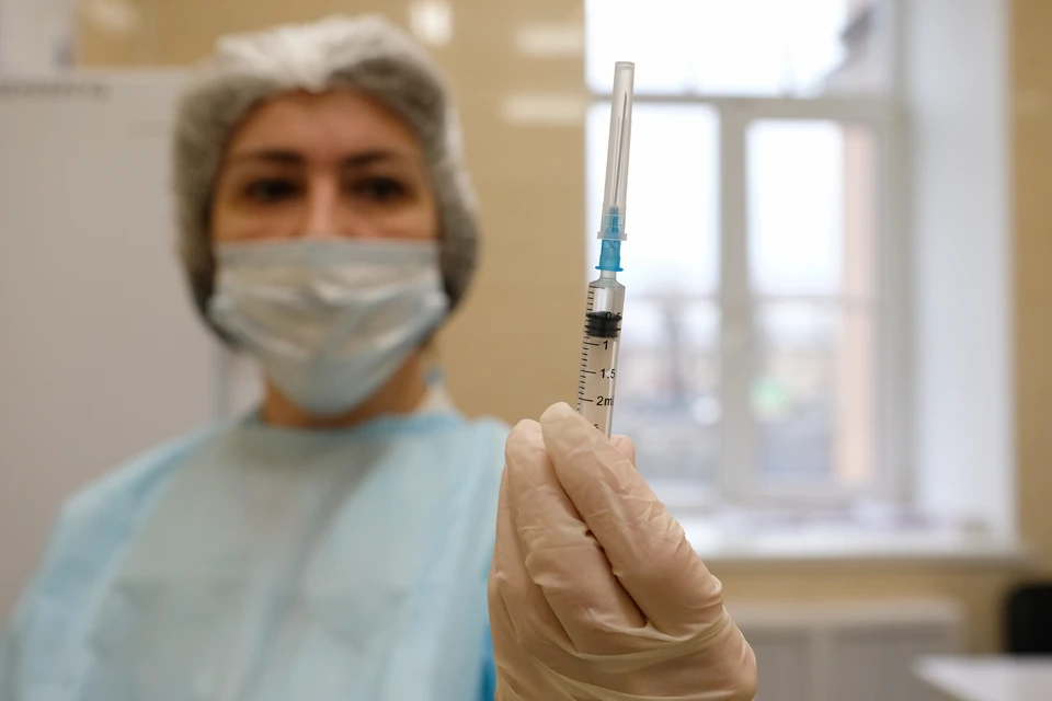 В Петербурге резко возрос спрос на вакцинацию.
