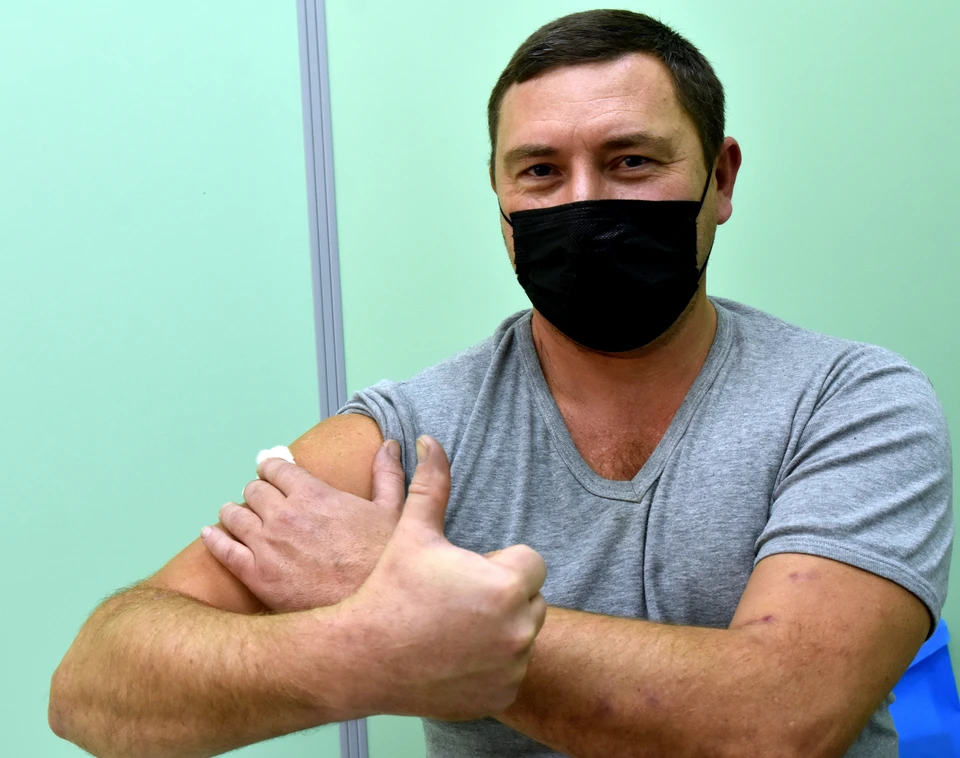 В Симферополе привито больше половины населения