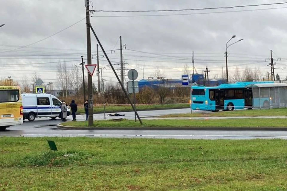 Бегущего за автобусом пешехода сбили в Петербурге