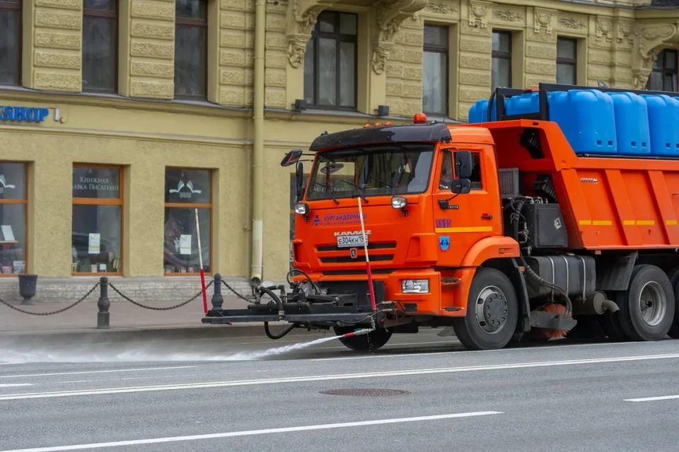 КСП нашла неправомерные траты у комитета по благоустройству Петербурга.