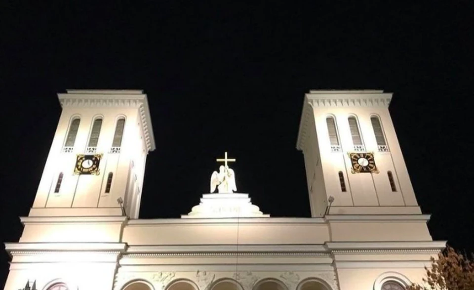 На башни Петрикирхе спустя 19 лет вернули копии утраченных часов / Фото: instagram.com/petrikirchespb