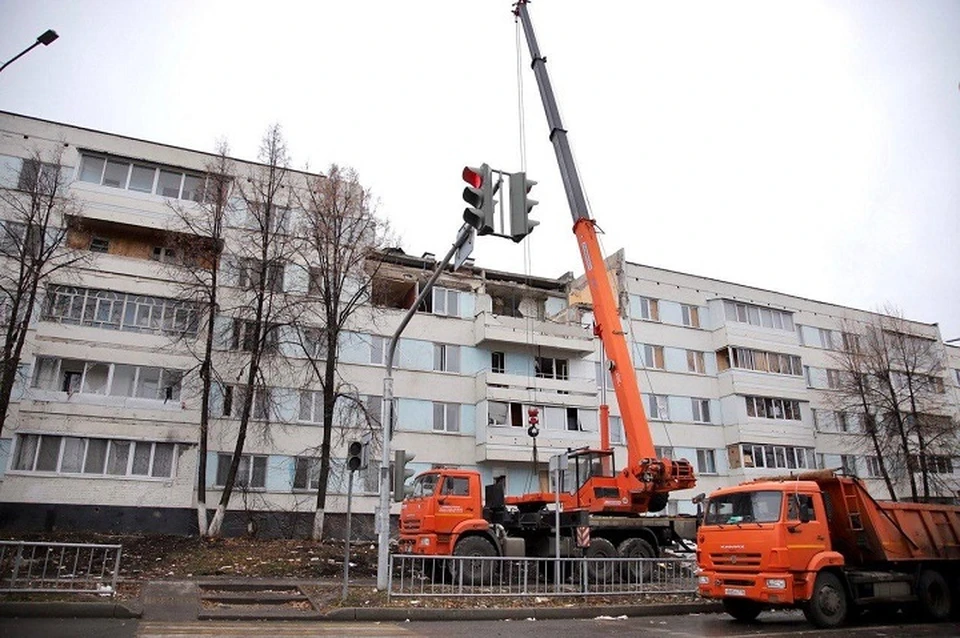 Было принято решение демонтировать пятый этаж у пострадавшего подъезда. Фото: nabchelny.ru