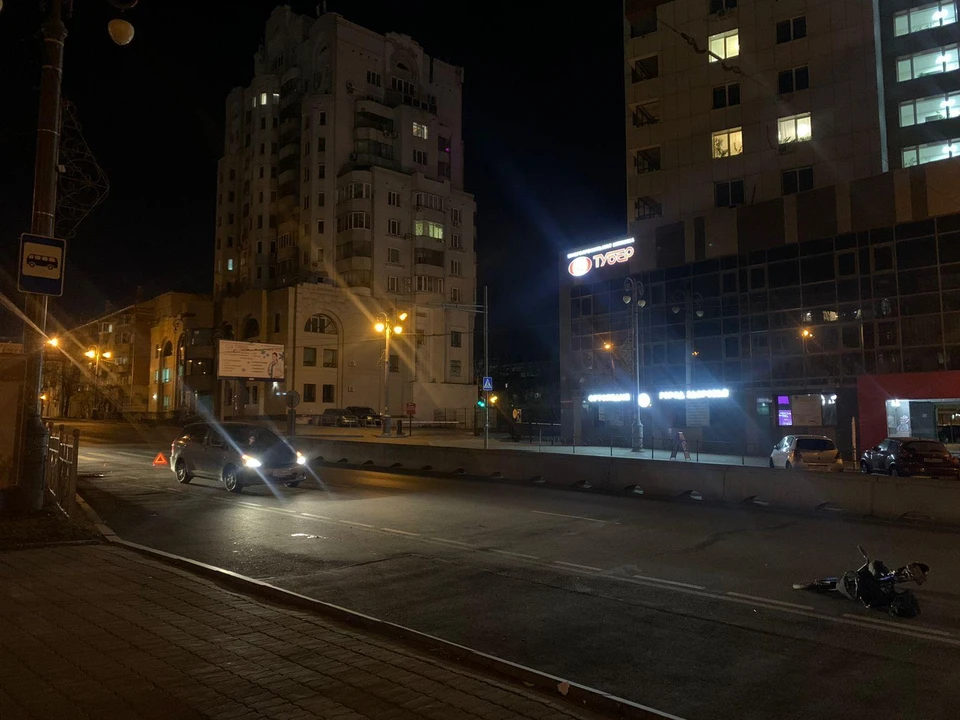 В Хабаровске велосипедист залетел под колеса иномарки