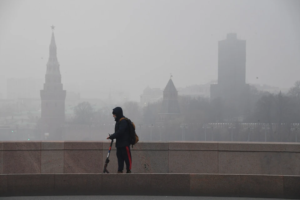 Туман-долгожитель, туман-молоко, супертуман — как только не называли в интернете окутавшую столицу мглу.
