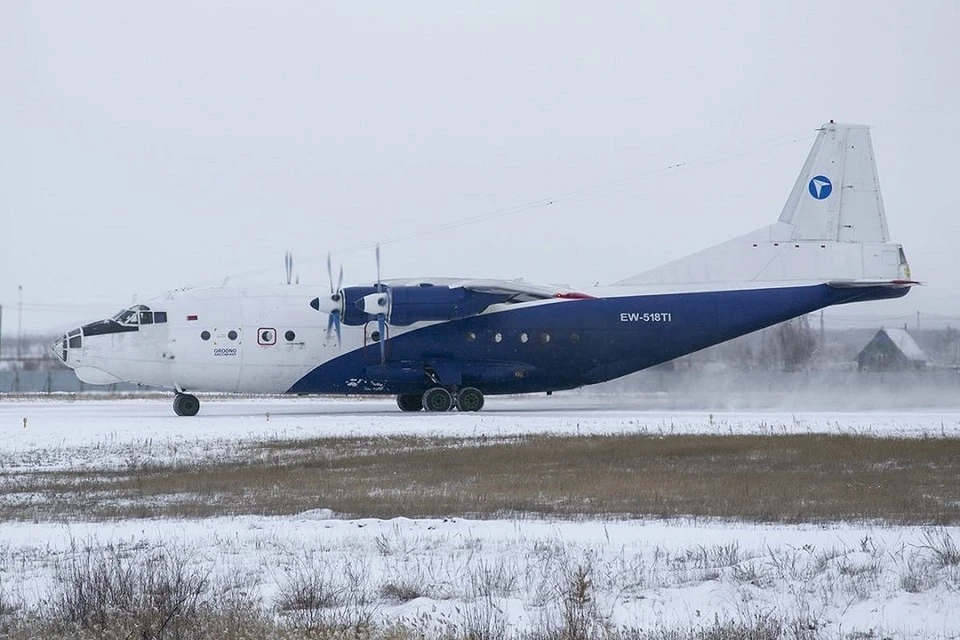 Самолет Ан-12 разбился под Иркутском. Фото: Spotting YKT/russianplanes.net
