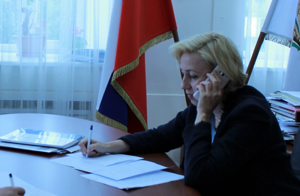 Во время приемов по личным вопросам томскому омбудсмену по правам человека Елене Карташовой поступает немало вопросов и просьб от осужденных. Фото: аппарат уполномоченного по правам человека.