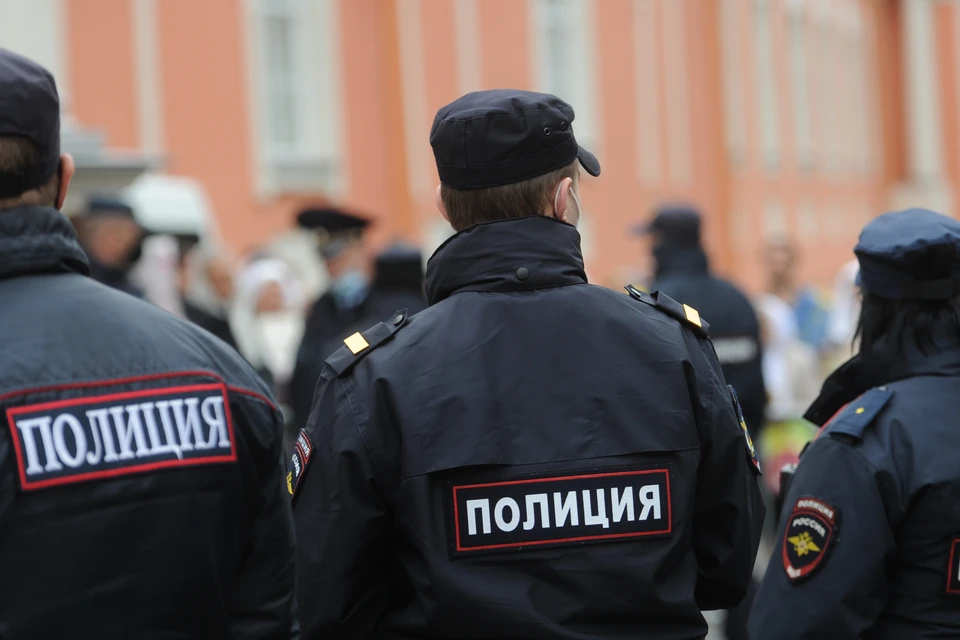 Мужчина сексуально надругался над дочерью своей подруги в Петербурге