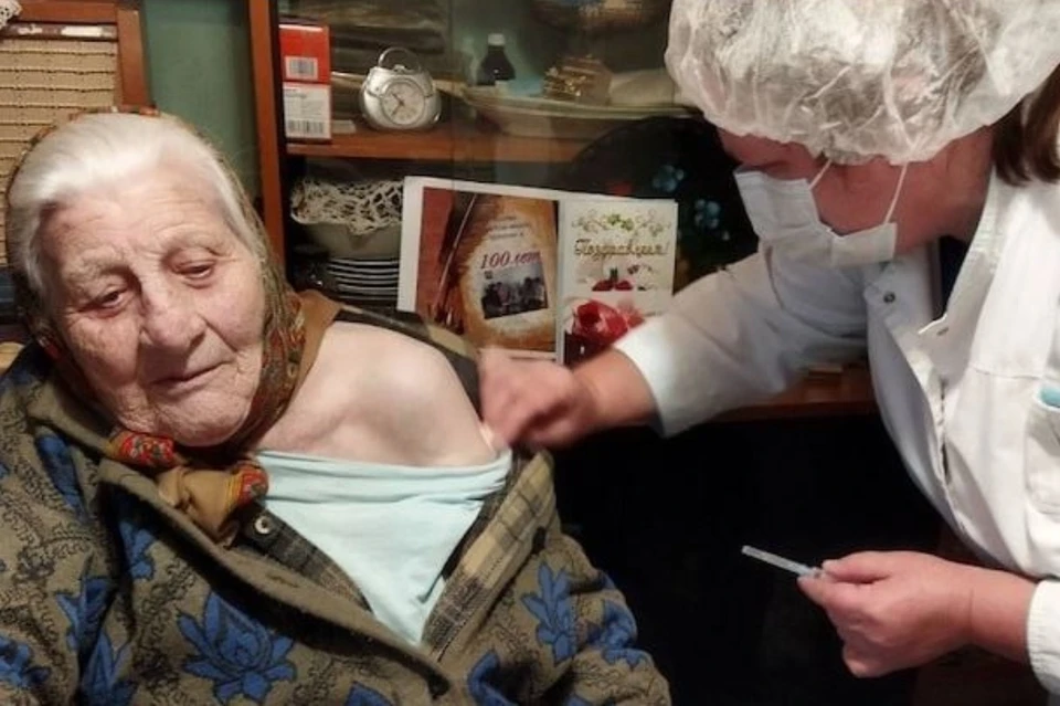 102-летняя жительница Витебской области сделала прививку от коронавируса. Фото: Vitvesti.by