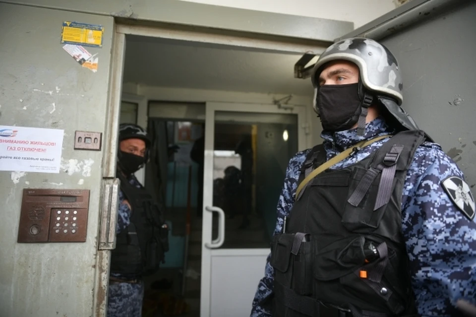 Личность подозреваемого устанавливается