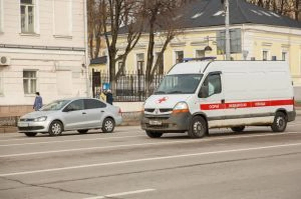 Преследовать скорую помощь на дороге запрещено законом